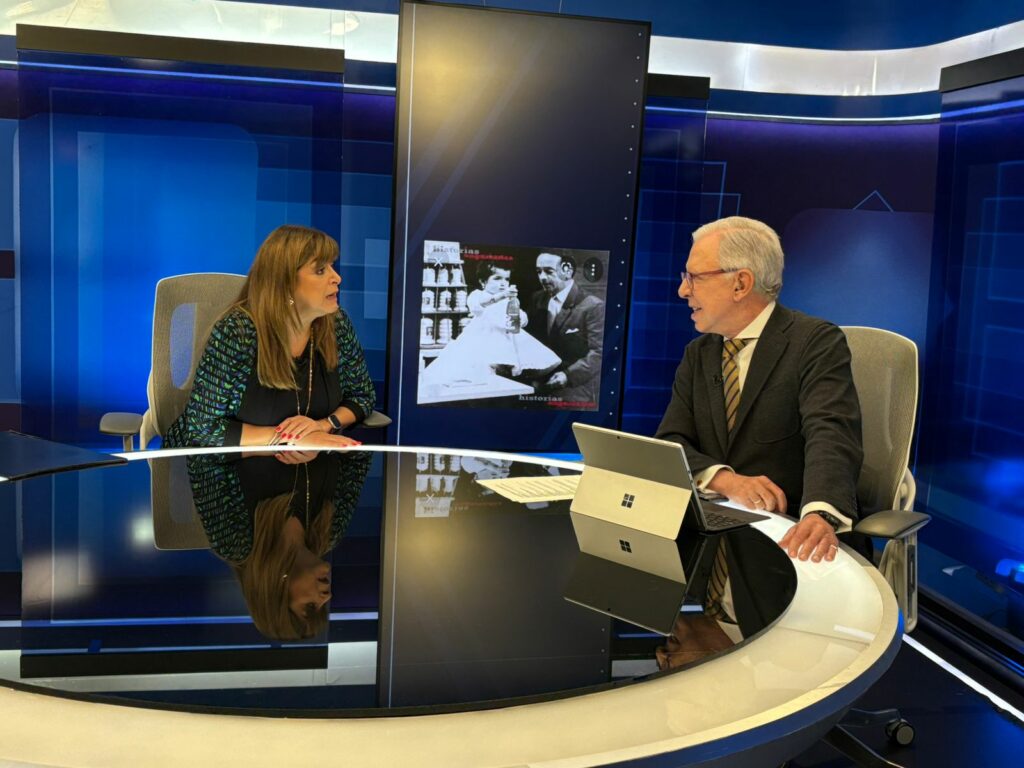 Janett Arceo y La mujer actual cumplen 43 años de transmisiones Janett Arceo y La mujer actual cumplen 43 años de transmisiones