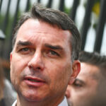 Bolsonaro reafirma a su hijo como candidato presidencial en 2026