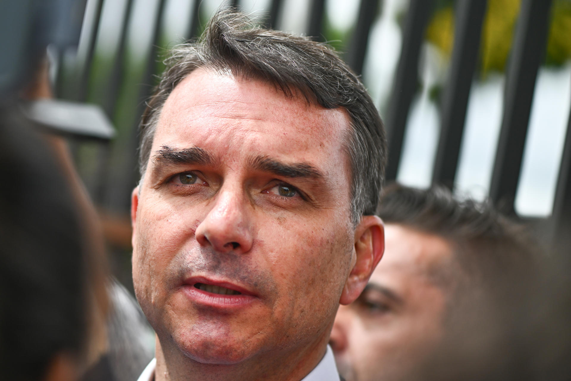 Bolsonaro reafirma a su hijo como candidato presidencial en 2026