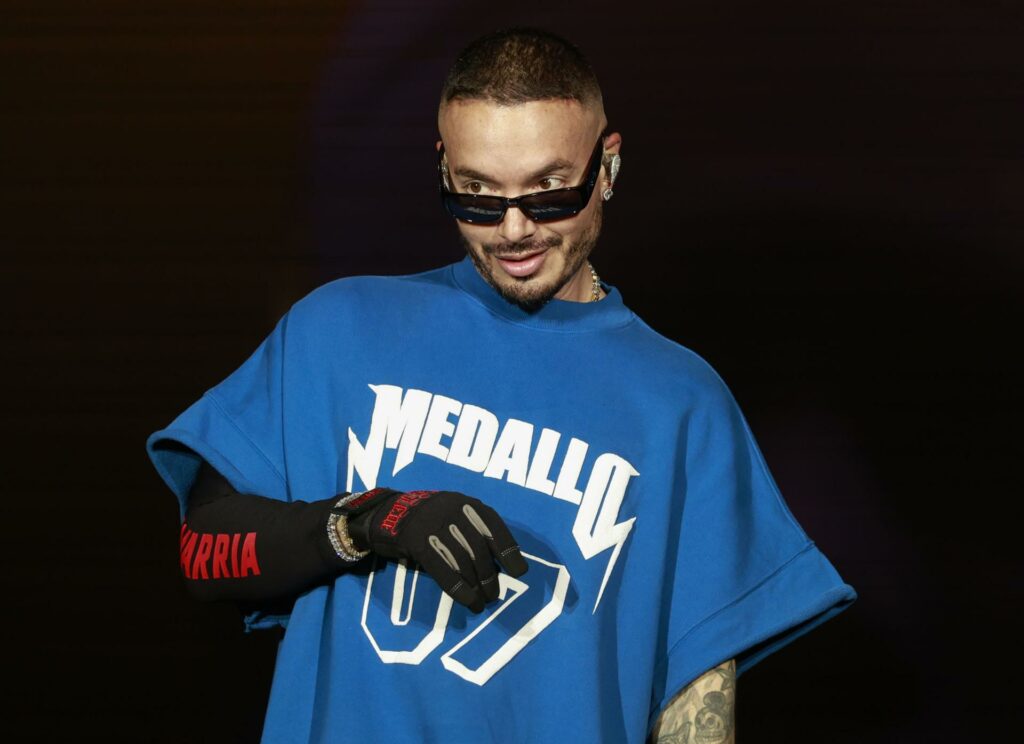 J Balvin sella en redes sociales reconciliación con Bad Bunny