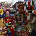 La Navidad, la temporada alta para el comercio informal en México