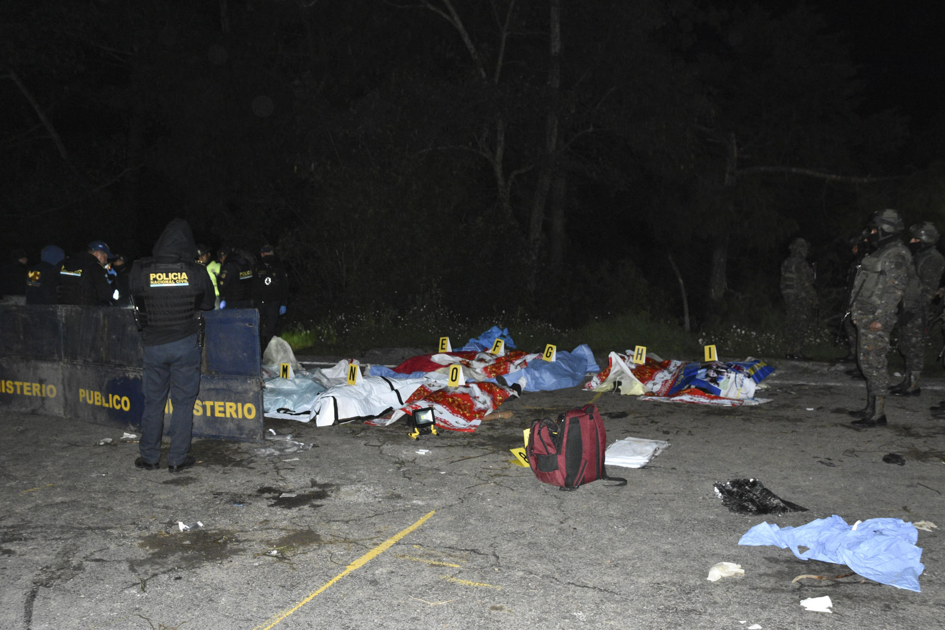 Al menos 15 personas pierden la vida en accidente de autobús en el oeste de Guatemala