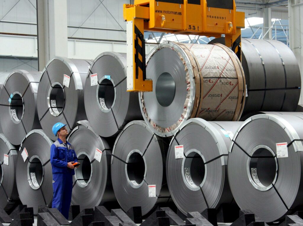 El productor de acero Algoma Steel despedirá a mil empleados por los aranceles de EE.UU.