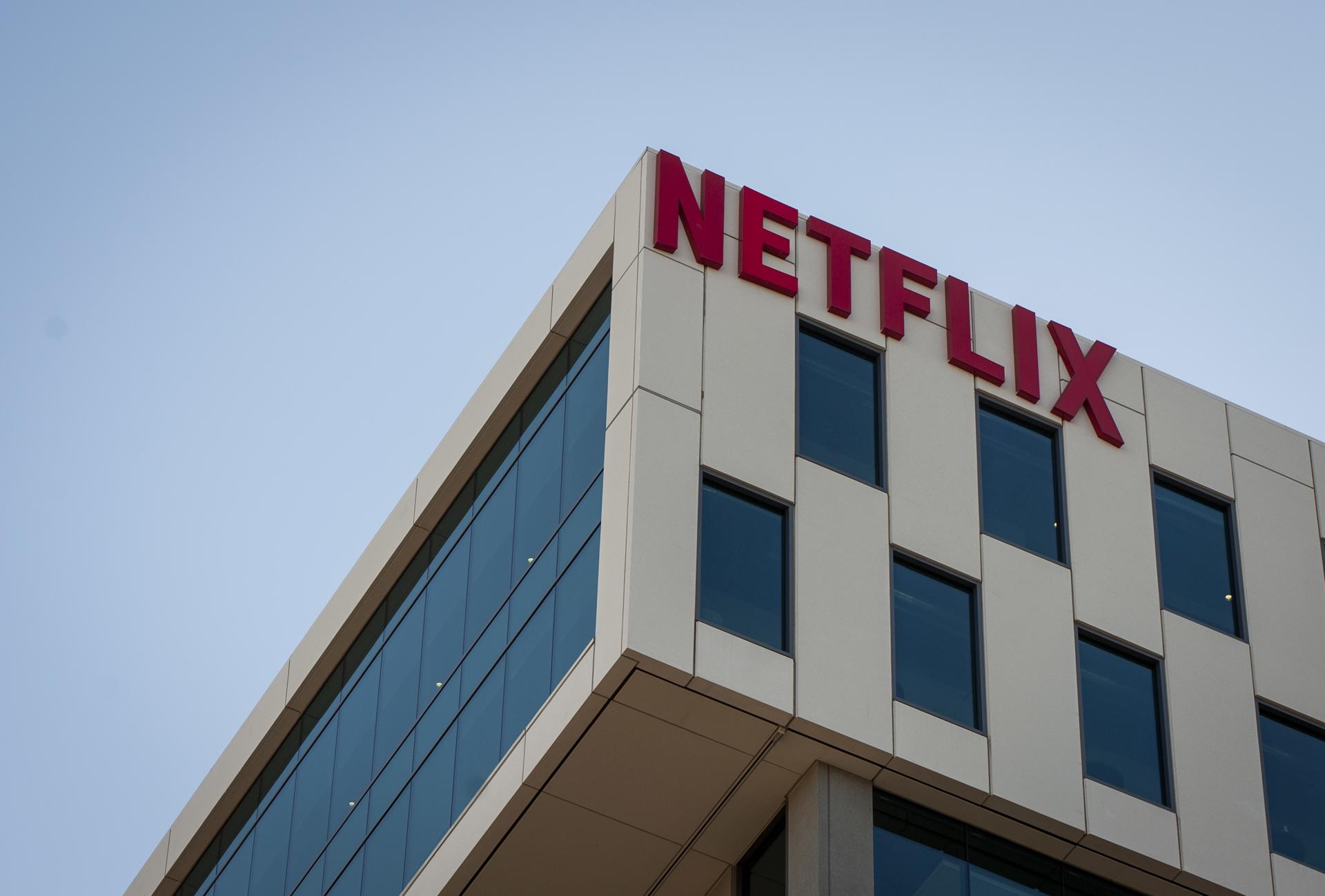 El acuerdo Netflix-Warner Bros perfila un coloso del ‘streaming’, pero afronta obstáculos