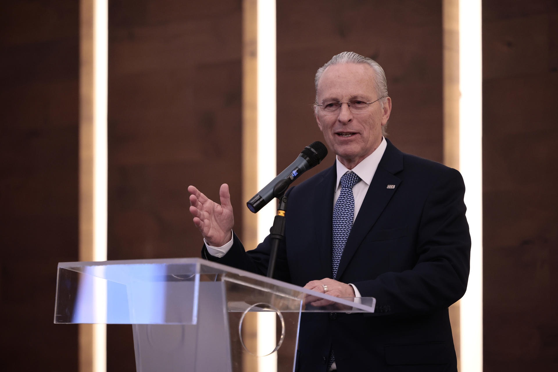 Nuevo líder de empresarios mexicanos promete unidad con Sheinbaum ante revisión del T-MEC Nuevo líder de empresarios mexicanos promete unidad con Sheinbaum ante revisión del T-MEC