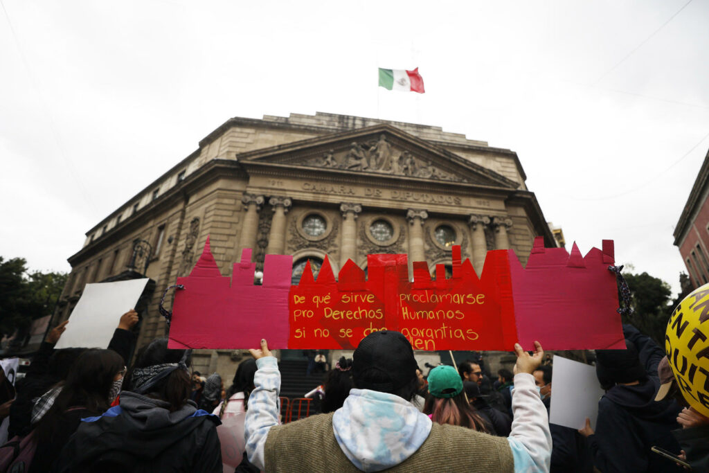 Manifestantes en Ciudad de México denuncian desalojos acelerados por el Mundial - 8a526dce471ac0cc126d7e0f8629d09fea51dff1w-1024x683