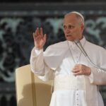 El papa León XIV critica la concentración de la riqueza y a los poderosos que no oyen a los pobres