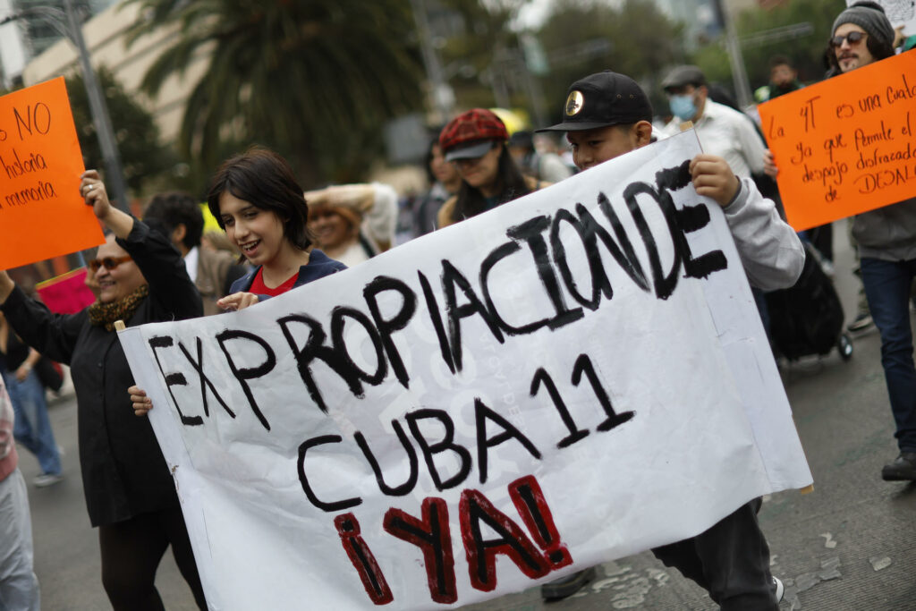 Manifestantes en Ciudad de México denuncian desalojos acelerados por el Mundial