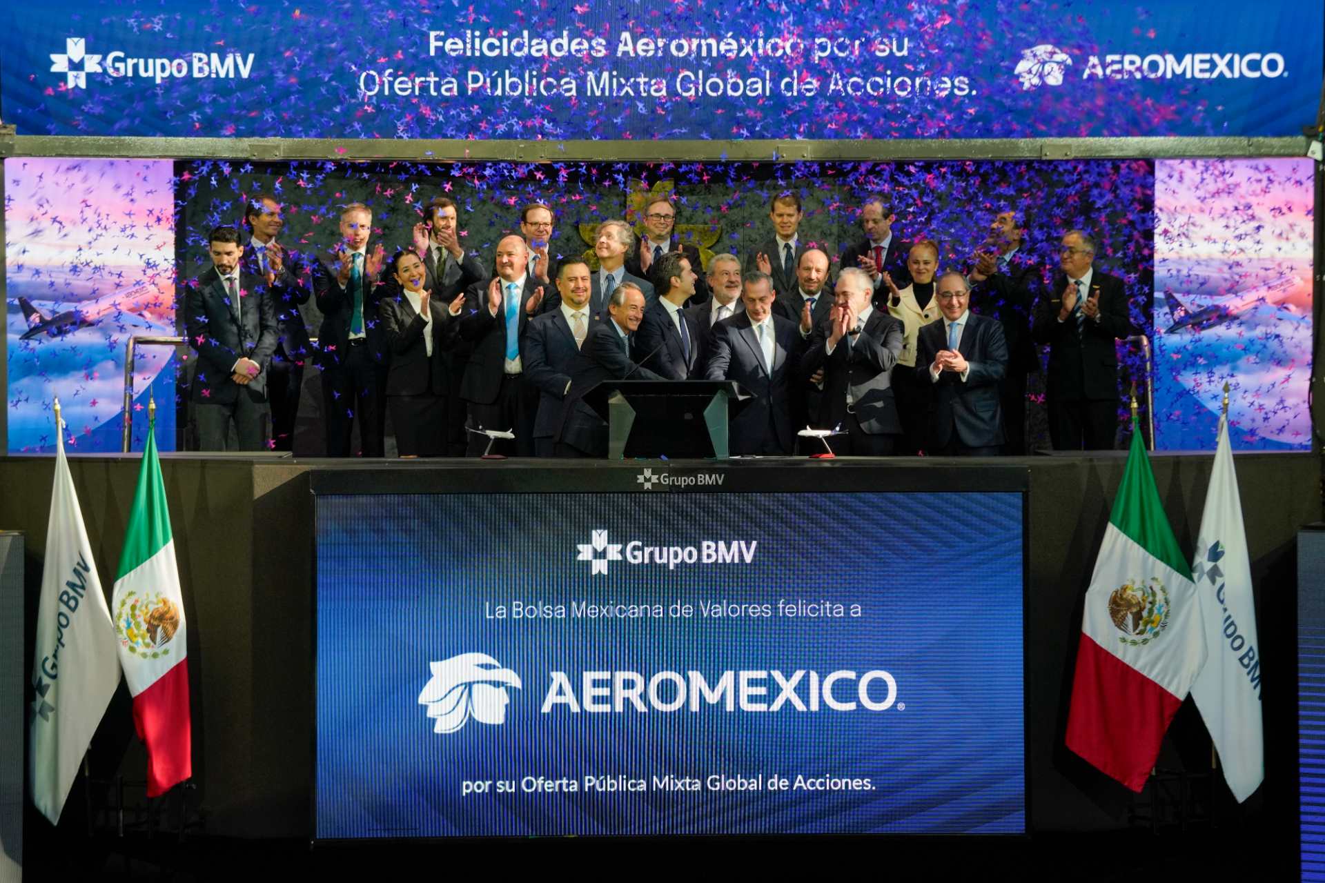 Aeroméxico celebra su regreso a la Bolsa Mexicana de Valores Aeroméxico celebra su regreso a la Bolsa Mexicana de Valores