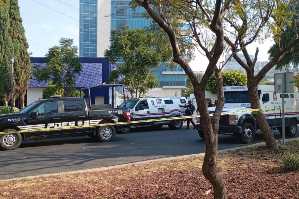 Asalto a camioneta valores en Querétaro deja dos custodios heridos y 2 detenidos