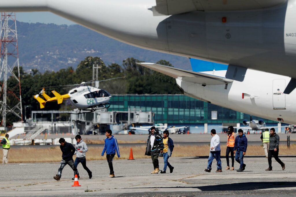 EE.UU. adquiere seis aviones para tener flota propia para deportaciones: The Washington Post