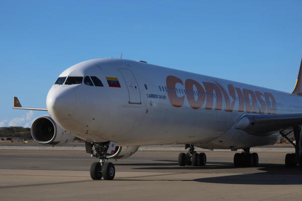 Llegan a Venezuela 304 migrantes en un vuelo de repatriación desde México