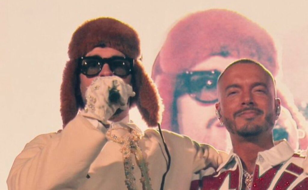 Video: “Nos disculpamos siempre”, Bad Bunny se reencuentra con J Balvin en México