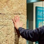 “Est&aacute; prohibido”: INAH aclara incidente de Bad Bunny en Museo de Antropolog&iacute;a