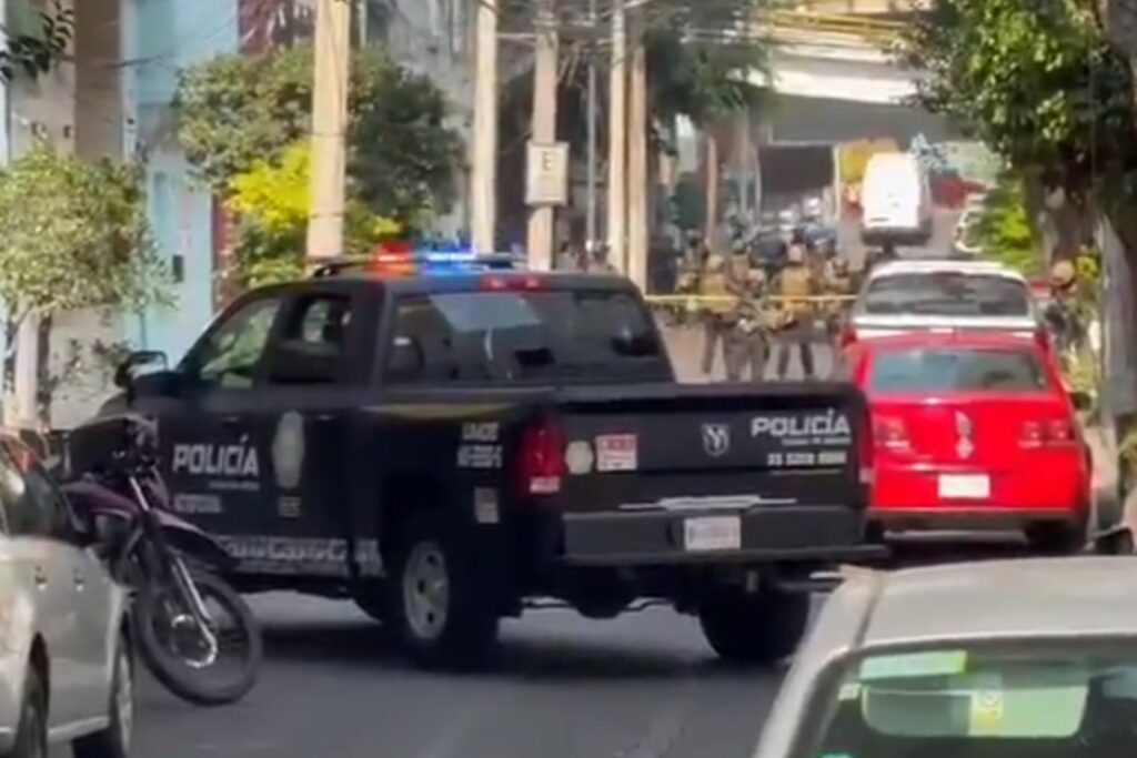 Video: Balacera en la colonia Cuauht&eacute;moc, CDMX, en operativo para detener a extorsionadores