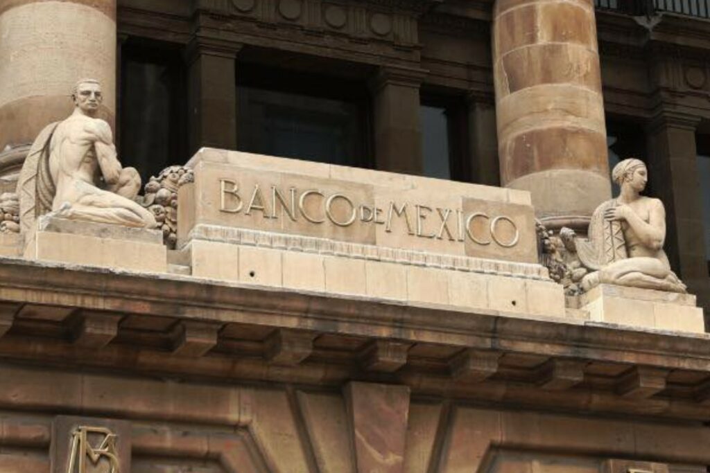 Banxico: Políticas de Trump y revisión del T-MEC podrían afectar a norte del país