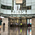 BBC reitera que se defenderá ante la demanda por difamación presentada por Trump