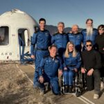 Blue Origin hace historia al enviar al espacio a una persona en silla de ruedas