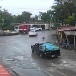 Identifican 5 vehículos implicados en explosión en Coahuayana; escoltaron al coche bomba