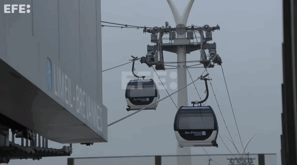 Inaugurado el teleférico urbano más largo de Europa a las afueras de París