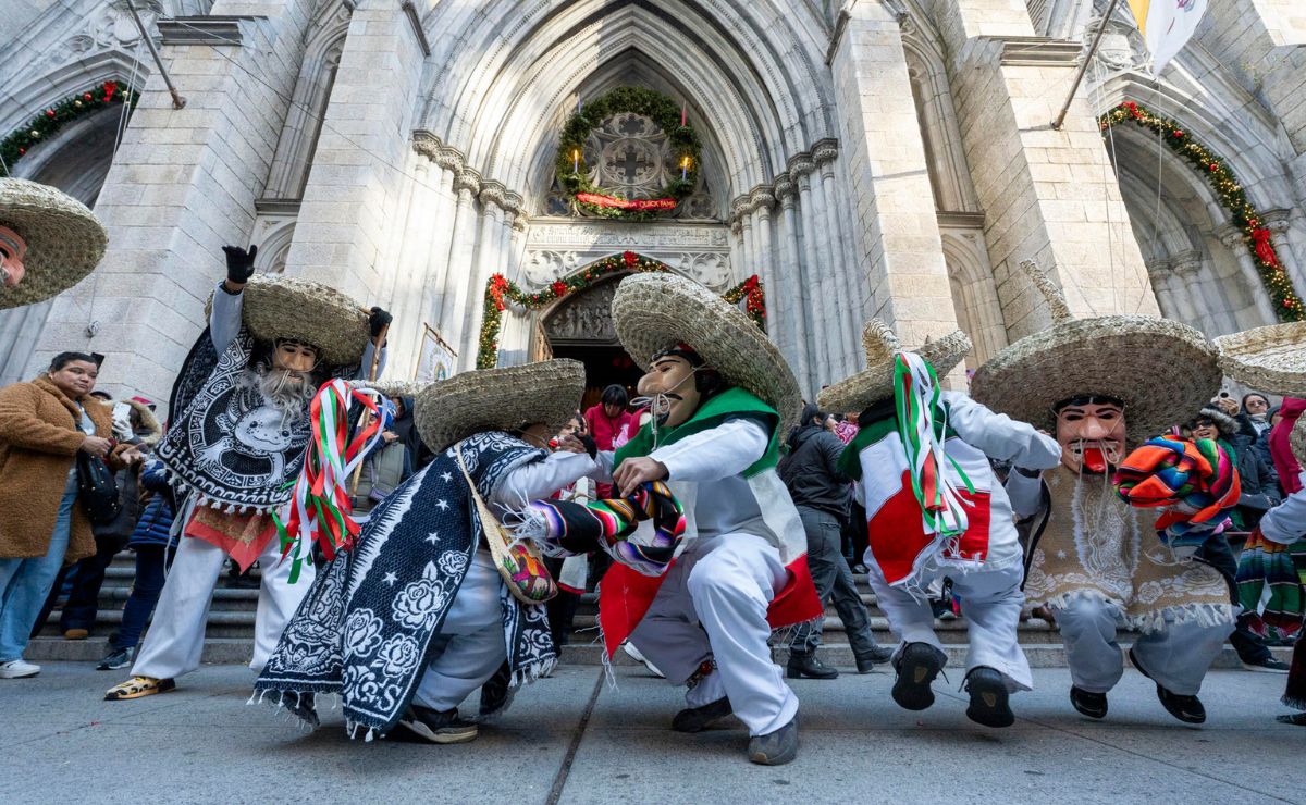 Mexicanos desafían el frío de NY y al ICE para honrar a la Virgen de Guadalupe Mexicanos desafían el frío de NY y al ICE para honrar a la Virgen de Guadalupe