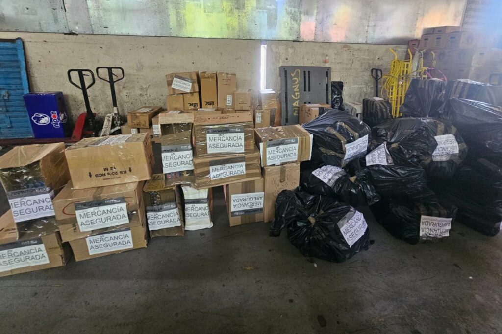 Aseguran cigarros ilegales con valor de 1.7 mdp en Central de Abasto de Iztapalapa