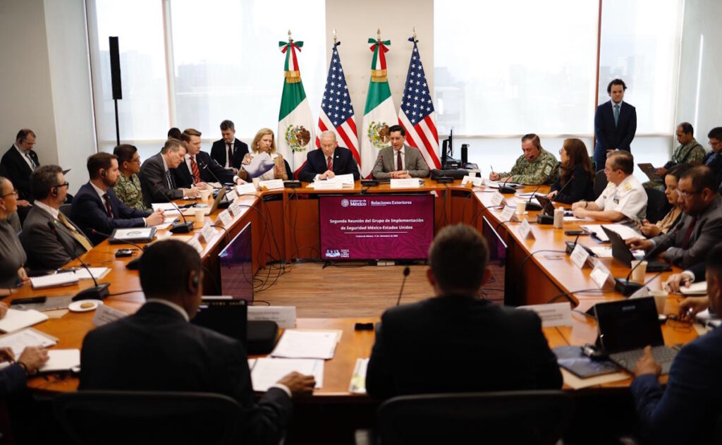 Cooperación entre EE.UU. y México en seguridad avanza con énfasis en tráfico de armas y extradiciones - cooperacion-entre-eeuu-y-mexico-en-seguridad-avanza-con-enfasis-en-trafico-de-armas-y-extradiciones-3-1024x631