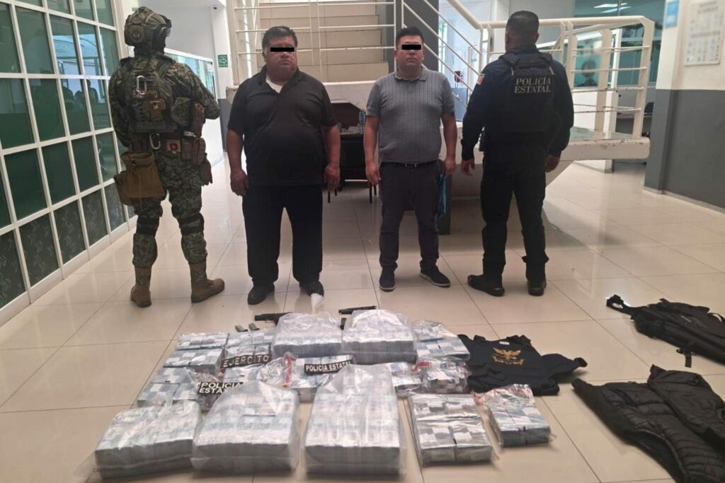 Procesan a dos custodios que trasladaban 37 mdp en efectivo en el Edomex