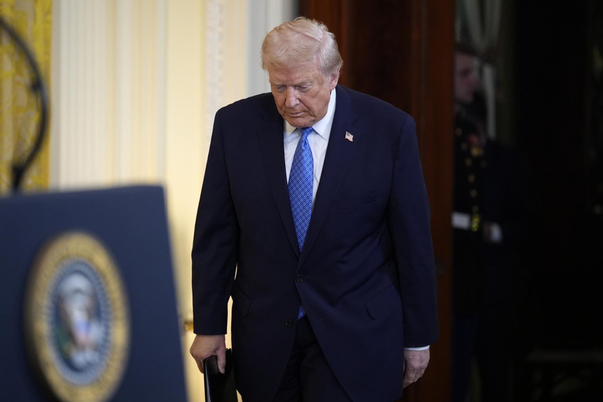 Trump busca mármol en Florida para nuevo salón de baile de la Casa Blanca