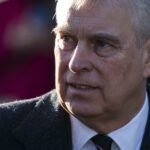 Mensaje asociado a la corona brit&aacute;nica ped&iacute;a a la novia de Epstein “amigas inapropiadas”