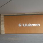 El fundador de Lululemon intenta recuperar el control de la empresa canadiense de ropa