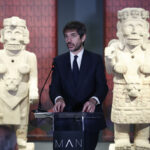 Ministro de Cultura español afirma que no hay que tener miedo a pedir perdón a México por la Conquista