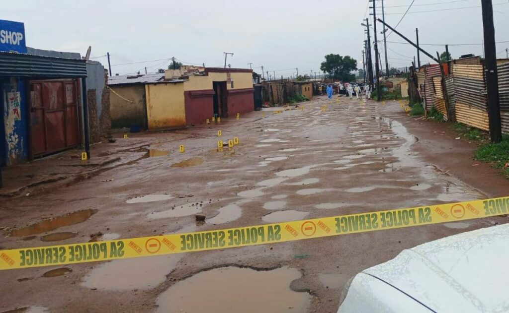 Tiroteo en bar de Johannesburgo, Sud&aacute;frica, deja 9 muertos