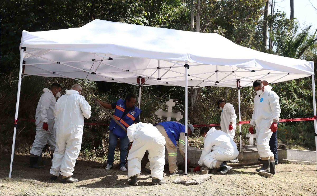 Recuperan 23 cuerpos de fosa común en panteón de la Miguel Hidalgo - exhumacion-de-cuerpos-en-patenon-de-dolores-de-la-cdmx