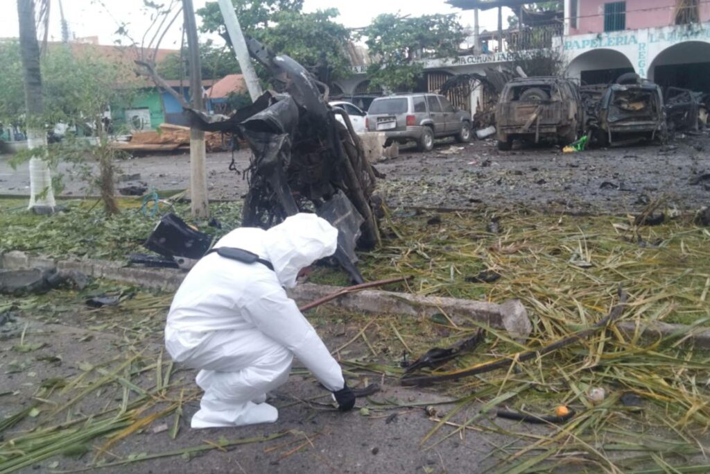 Suman cinco muertos por explosión en Coahuayana, Michoacán