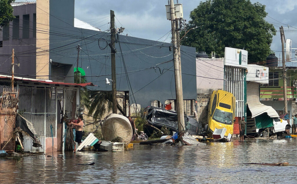 Entre lodo y escombros, la Navidad en Veracruz dos meses después de las inundaciones