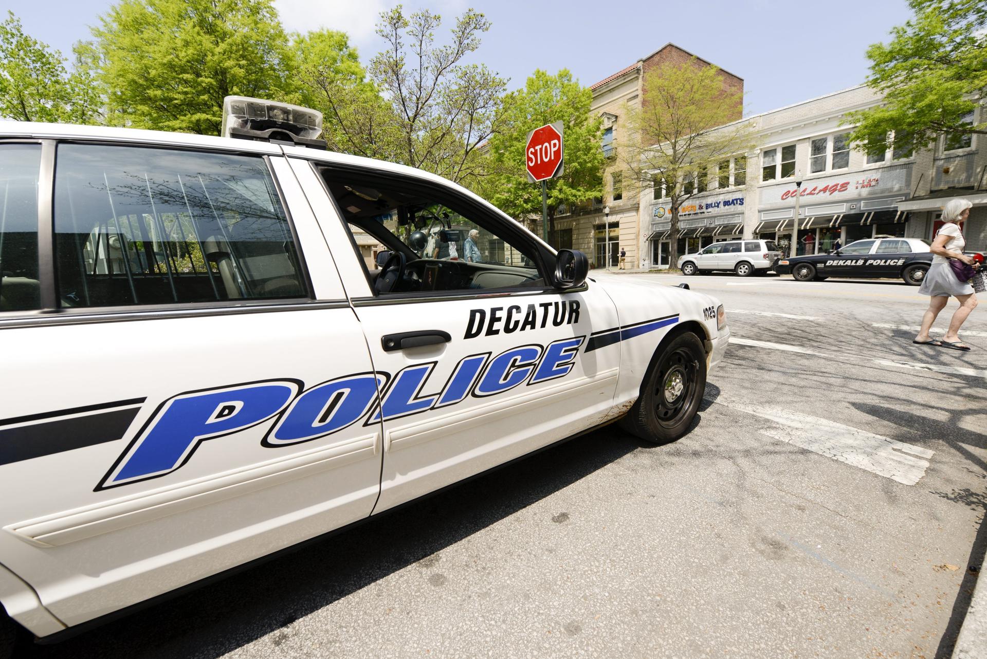 La policía estudia posible conexión entre tiroteo en Brown y asesinato de profesor en MIT La policía estudia posible conexión entre tiroteo en Brown y asesinato de profesor en MIT