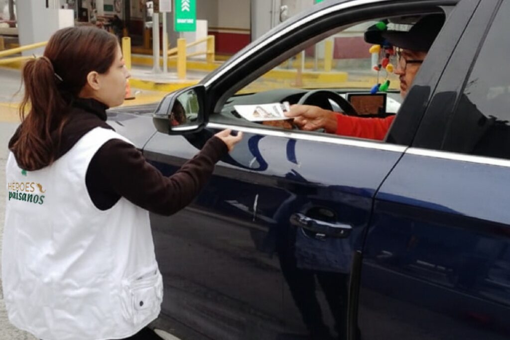 INM pone a disposición de paisanos líneas telefónicas para denunciar extorsión, abuso de autoridad y maltrato