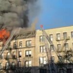 Video: Incendio consume edificio departamental en Manhattan, NY