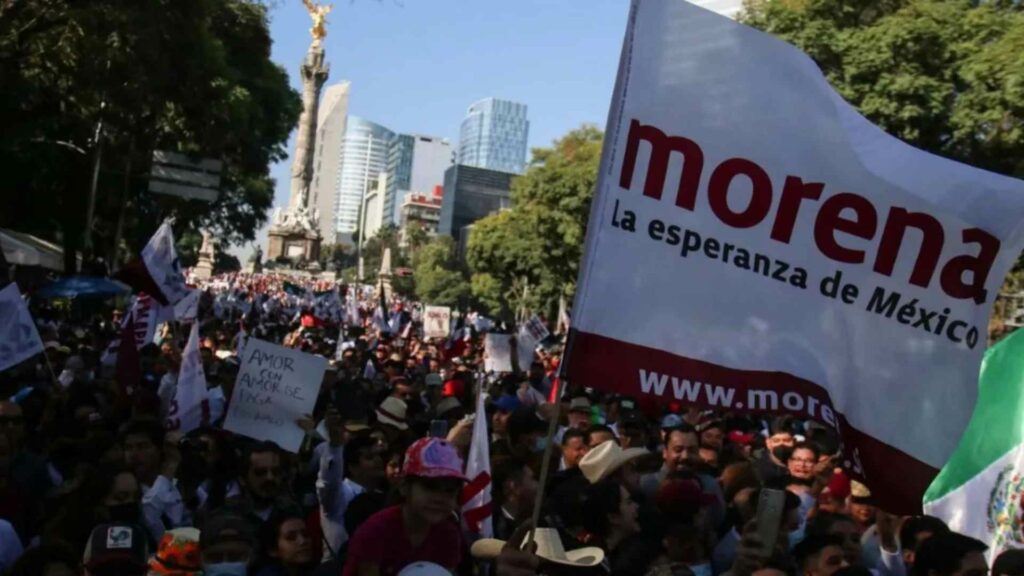 La “Marcha del Tigre” llena el Zócalo rumbo al acto por los siete años de la 4T