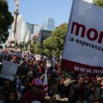 La “Marcha del Tigre” llena el Zócalo rumbo al acto por los siete años de la 4T