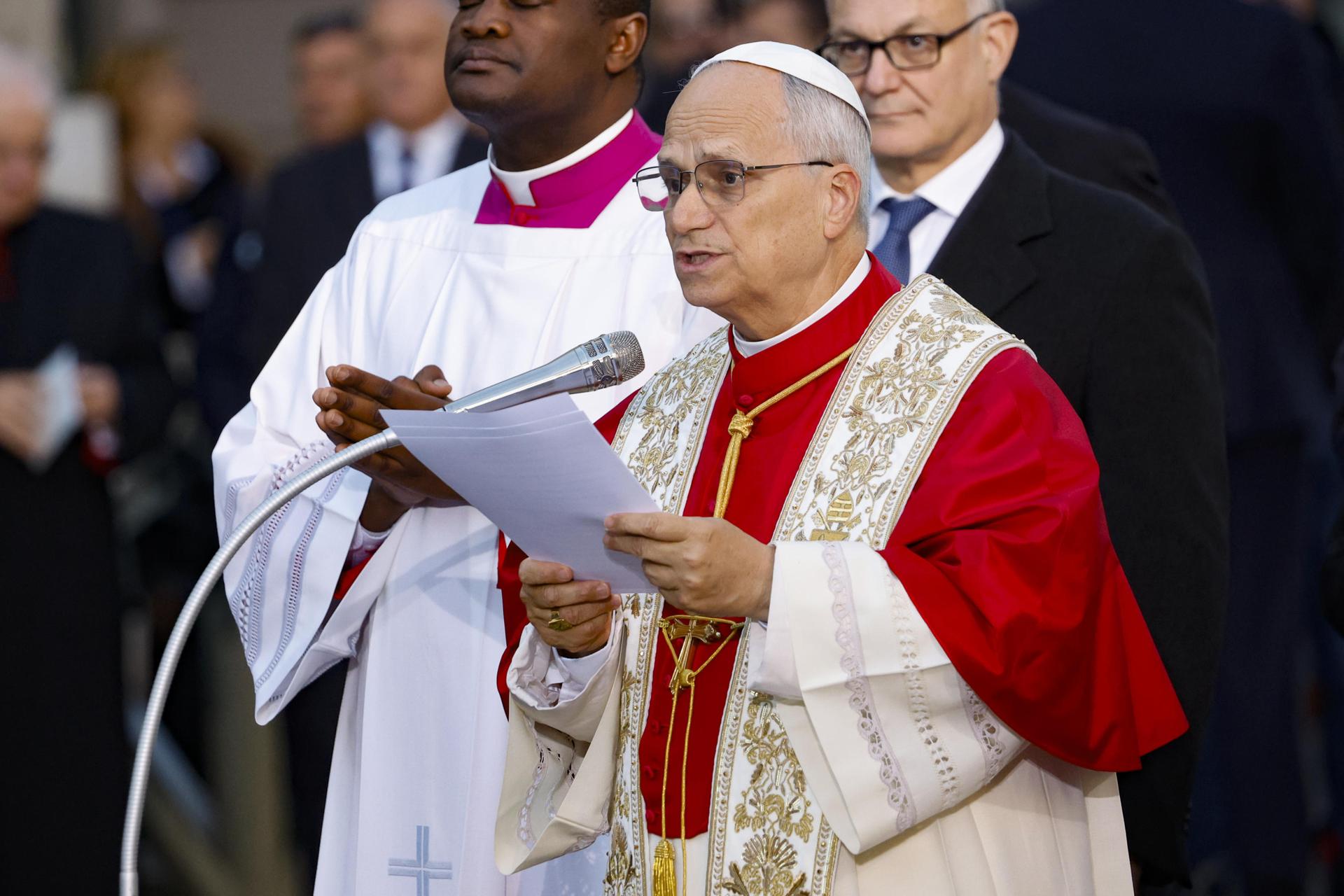 León XIV pide paz, reconciliación y educación en la no violencia ante la Inmaculada Concepción