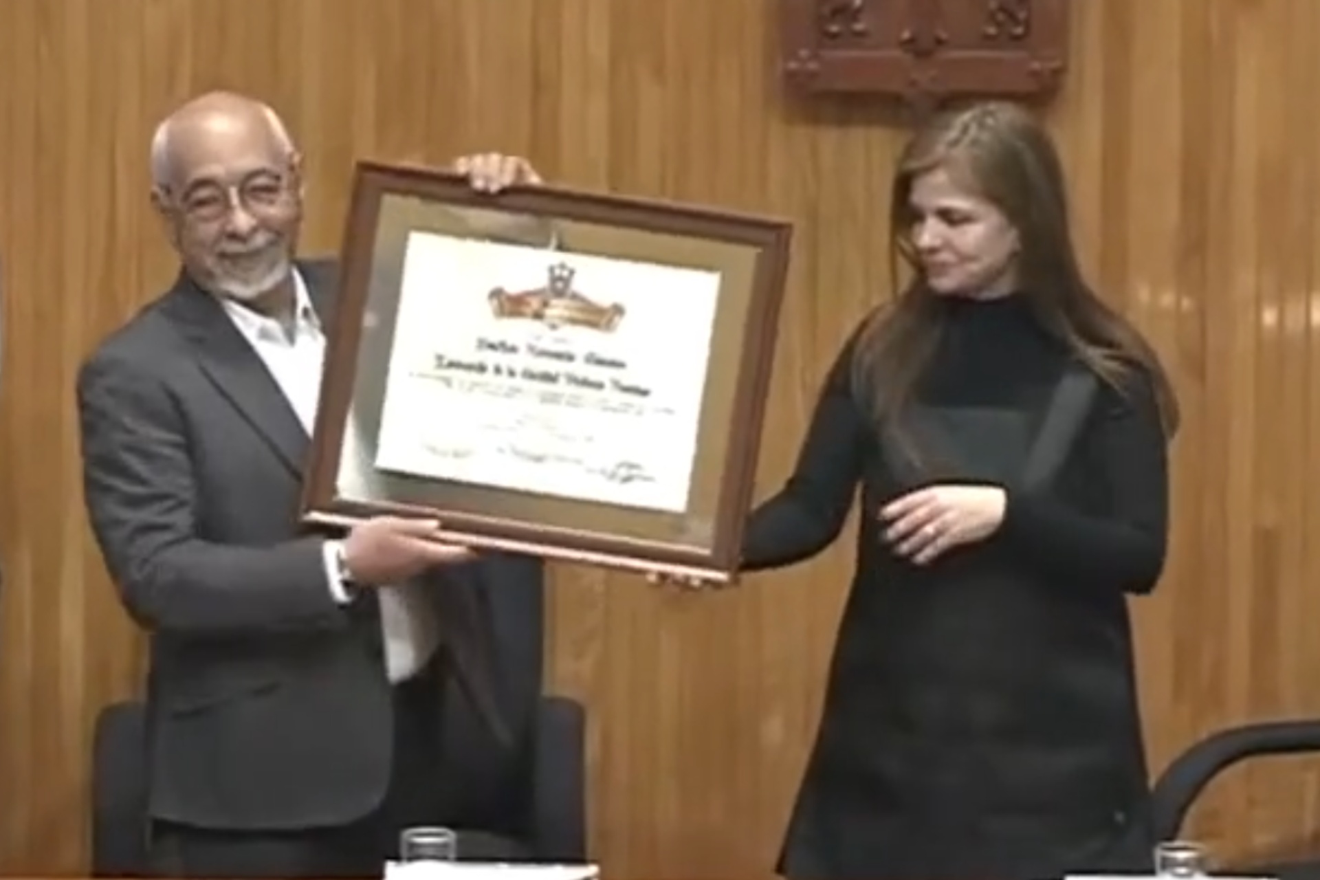 Escritor Leonardo Padura recibe en Guadalajara un doctorado honoris causa por su “extraordinaria” obra