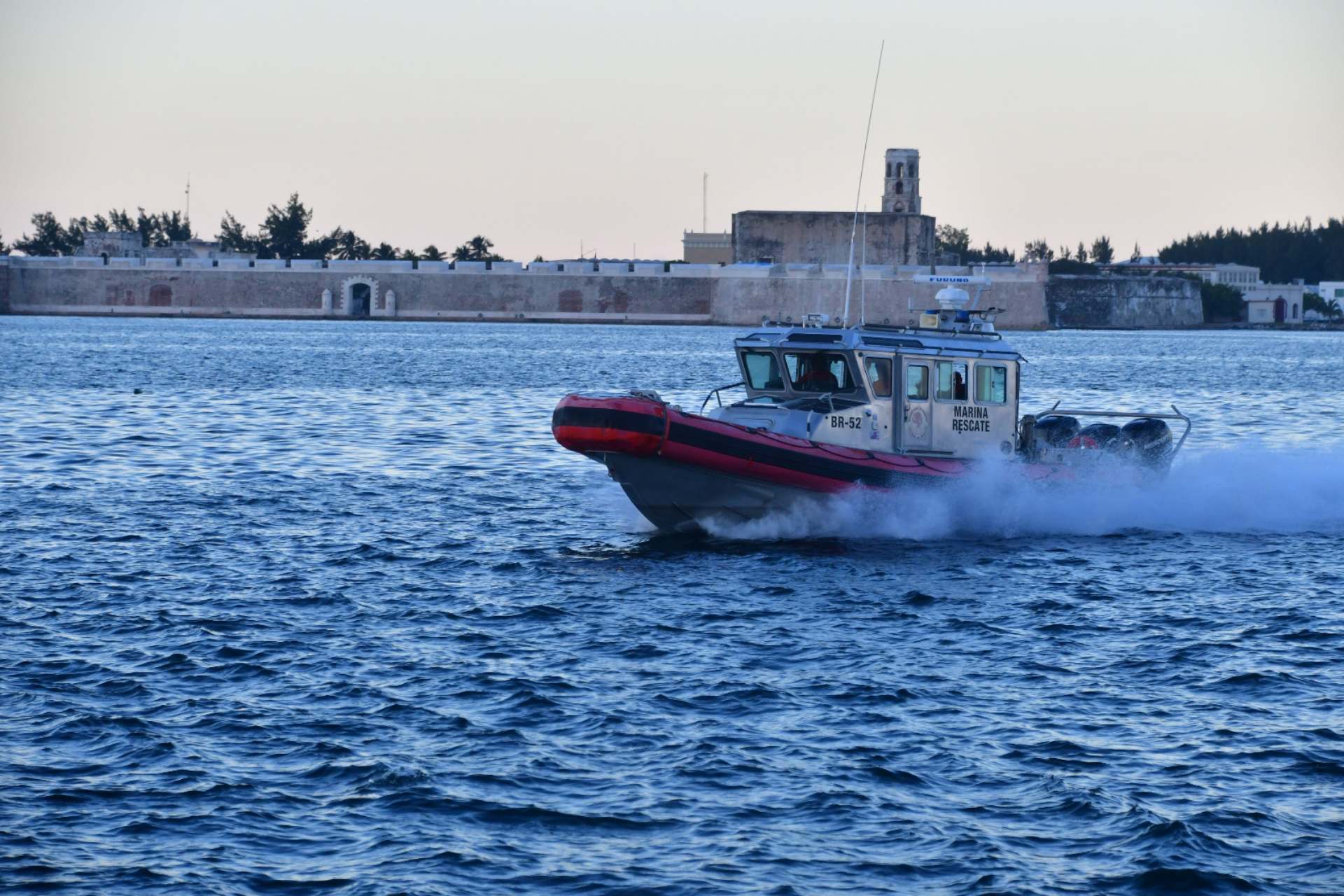 Inicia Plan Marina “Operaci&oacute;n Salvavidas Invierno 2025”, en las playas de mayor afluencia tur&iacute;stica