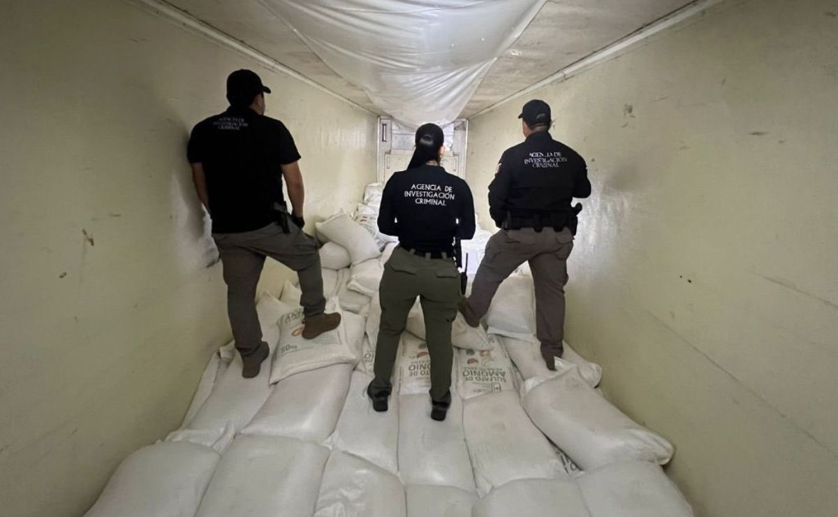 Aseguran en Sinaloa 320 kg de metanfetamina ocultos en tractocamión Aseguran en Sinaloa 320 kg de metanfetamina ocultos en tractocamión