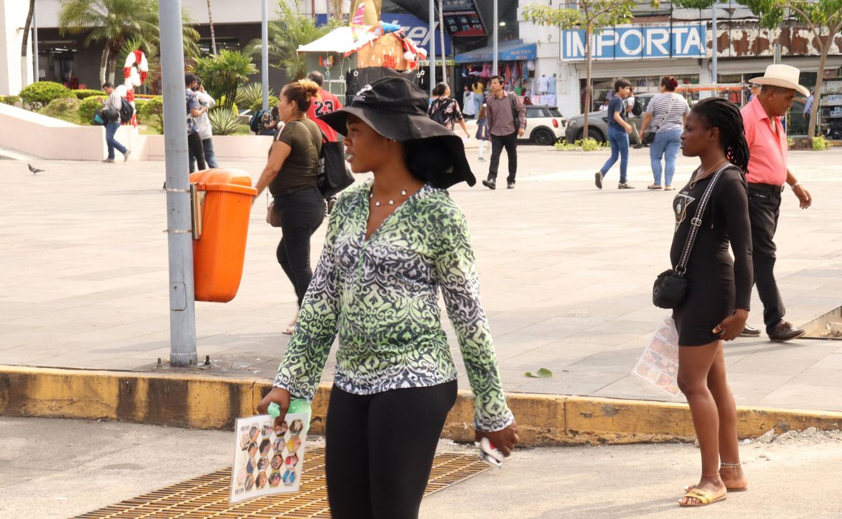 Migrantes toman alrededores de parroquias en Tapachula para establecerse