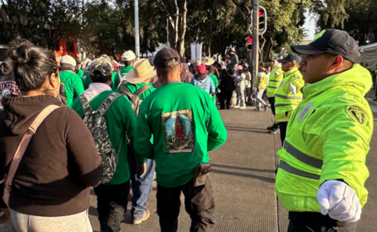 Peregrinaciones complican circulación en CDMX: estos son los cierres viales por Día de la Virgen