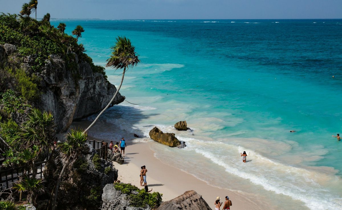 Sheinbaum reconoce a la gobernadora Mara Lezama por apertura de playas en Tulum