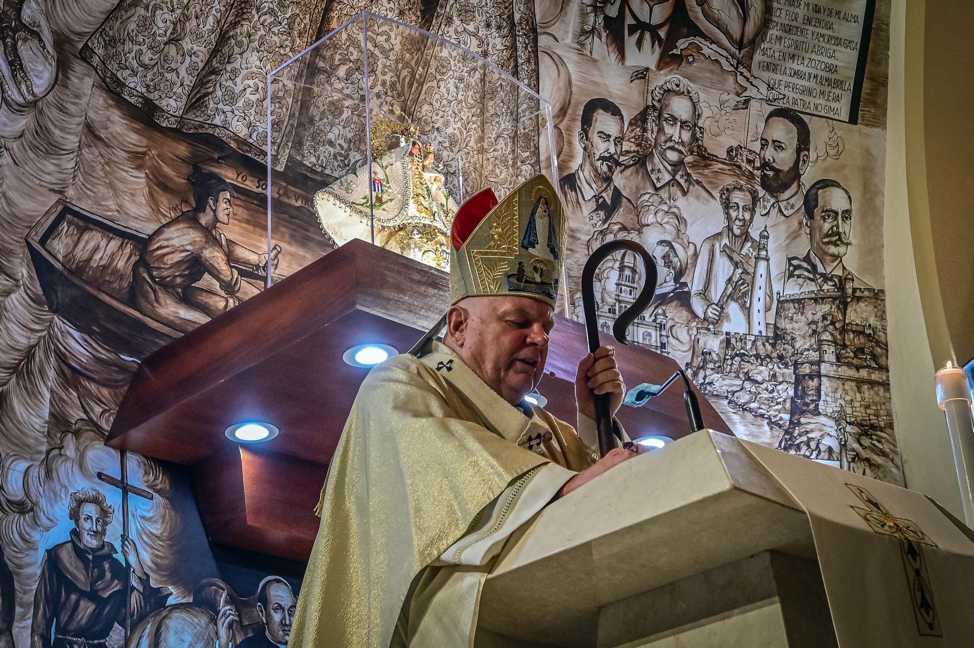 Arzobispo de Miami pide a Trump una tregua en las deportaciones de migrantes por Navidad