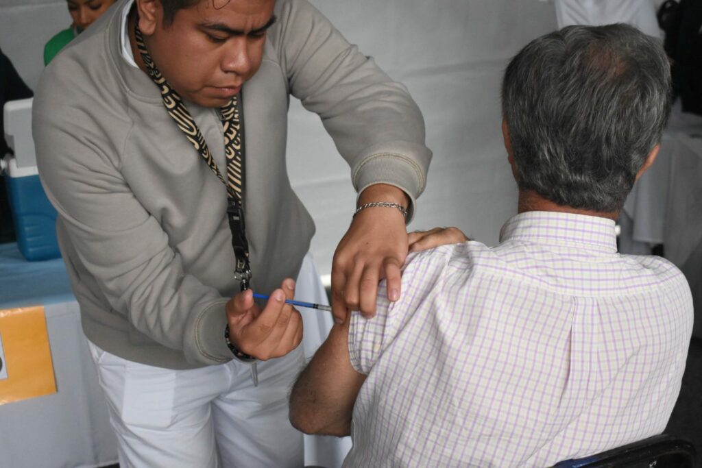 Secretar&iacute;a de Salud llama a vacunarse contra la influenza A H3N2